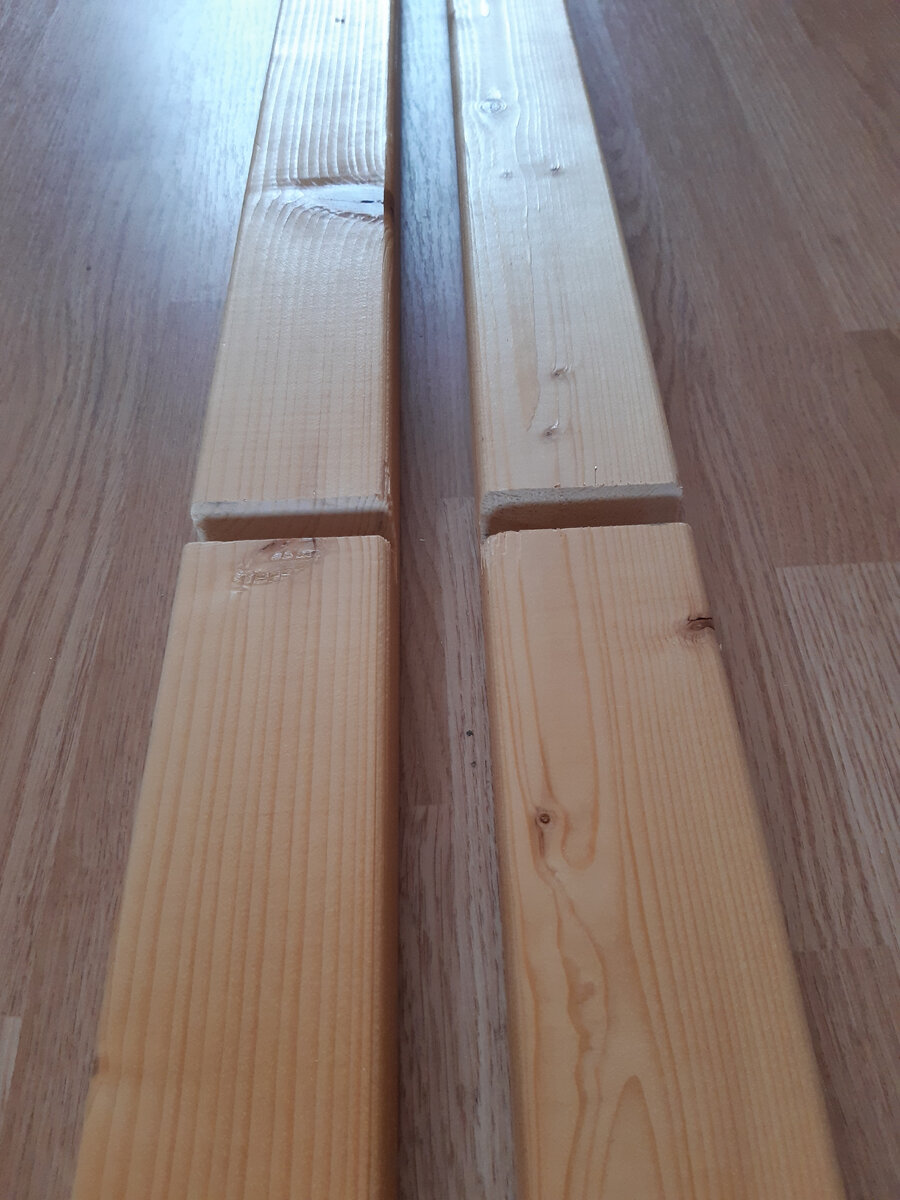 Прорези мы делали пилой