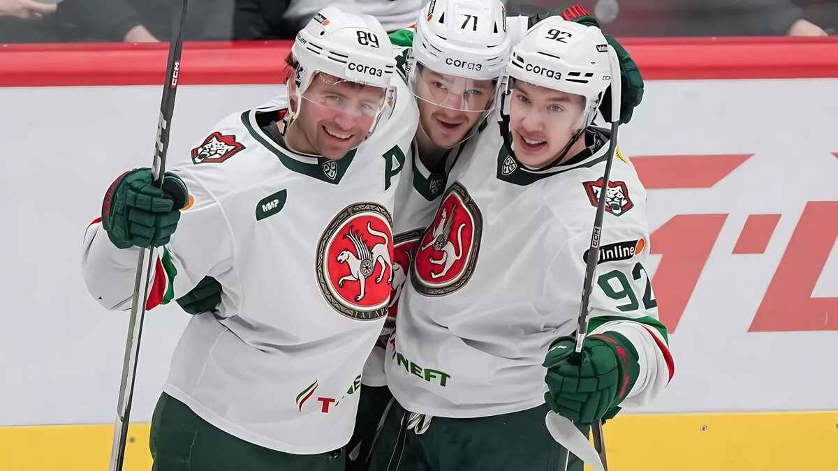     Казанский «Ак Барс» в гостевом матче регулярного чемпионата Континентальной хоккейной лиги (КХЛ) обыграл омский «Авангард» со счетом 4:0.