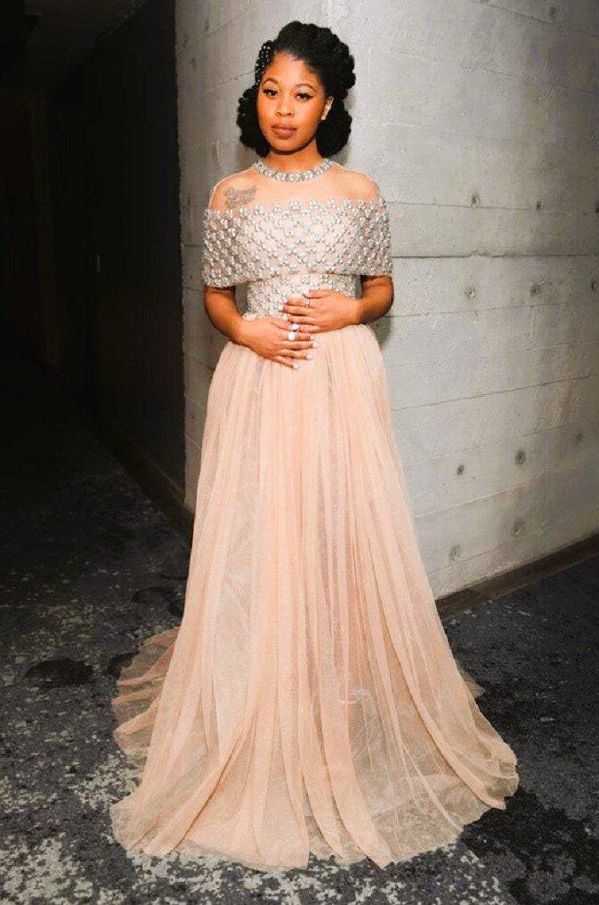 Актриса Dominique Fishback 