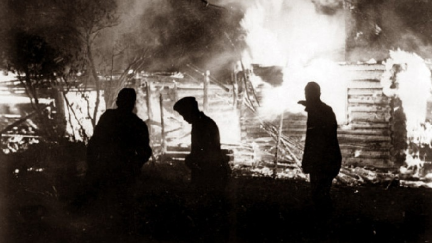 Хатынь 1943 год трагедия. Сожженная деревня в Белоруссии Хатынь.
