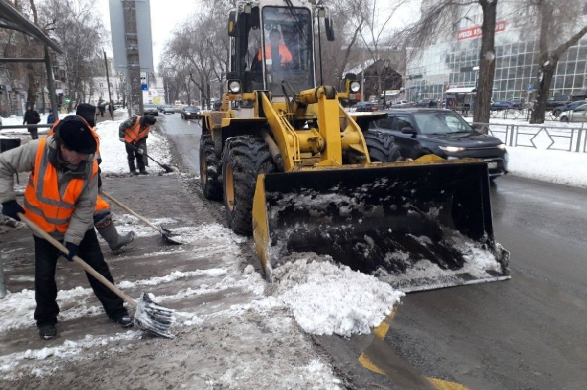    В Самаре усилен контроль за расчисткой дорог и тротуаров от снега и наледи