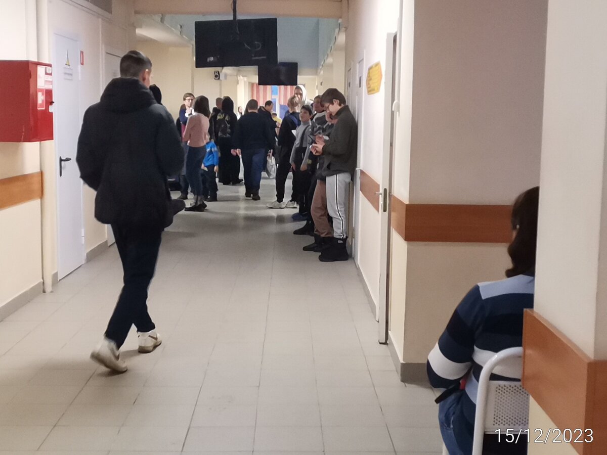 На участках - столпотворение 😳