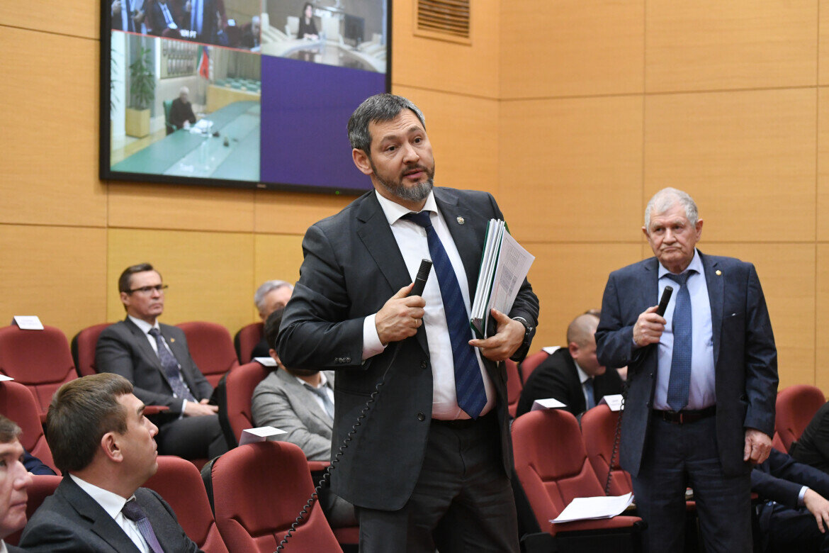 ​Олег Коробченко неожиданно выступил с инициативой воспользоваться господдержкой в виде возмещения затрат. Фото: rais.tatarstan.ru