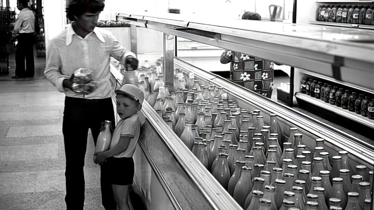 В гастрономе, 1983 год