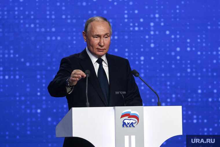    Экономика Путина выдержала западные санкции, заявил обозреватель WSJ