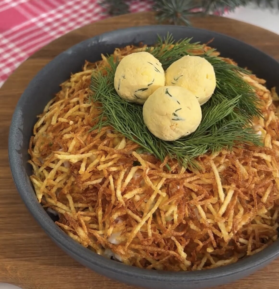 Картофельные гнезда с курицей и грибами