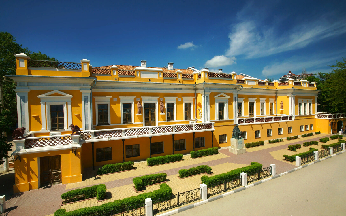 Галерея Айвазовского в Феодосии. Фото из открытых источников Яндекс.Картинки