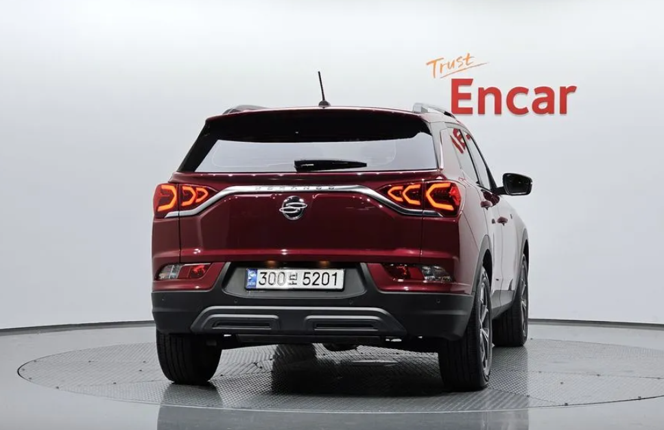 Korando: клиренс 180 мм, АКПП, "волшебный левый руль" и цена 1 800 000 ...