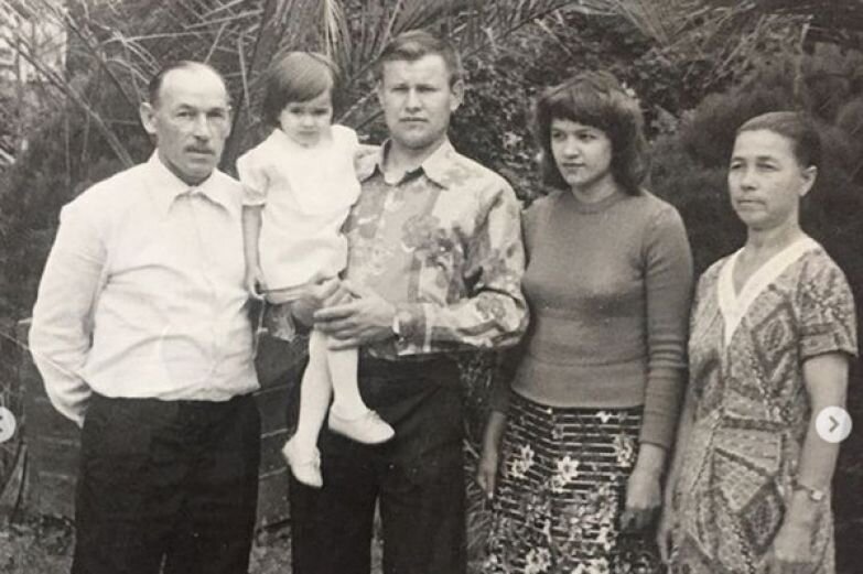 Ирина Круг, вдова короля шансона, как будто дописывает собственной жизнью сказку “Золушка”.-3