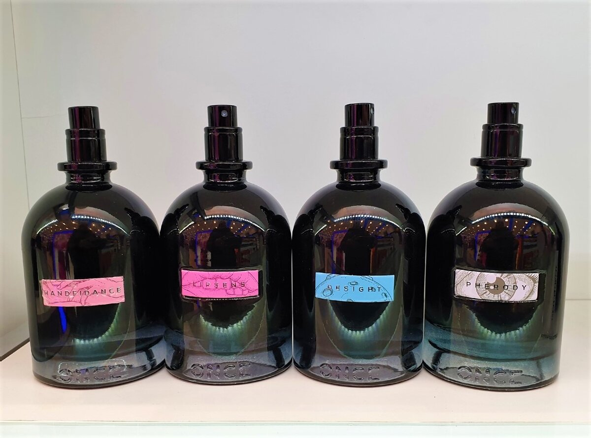 Фото автора. Лаконичные флакончики из качественного стекла.