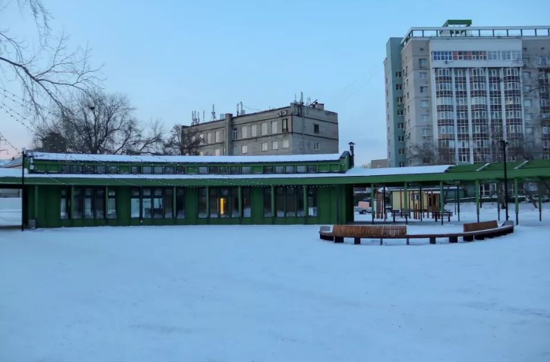 На пруду парка "Изумрудного" для горожан открыли каток. Фото: Виталий Барабаш