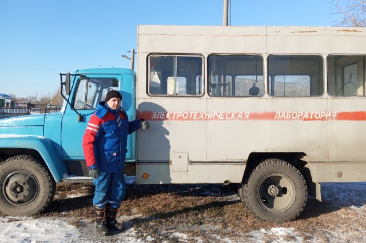    Алексей Касаткин отвечает за работу всех производственных объектов и жилых домов на железной дороге.