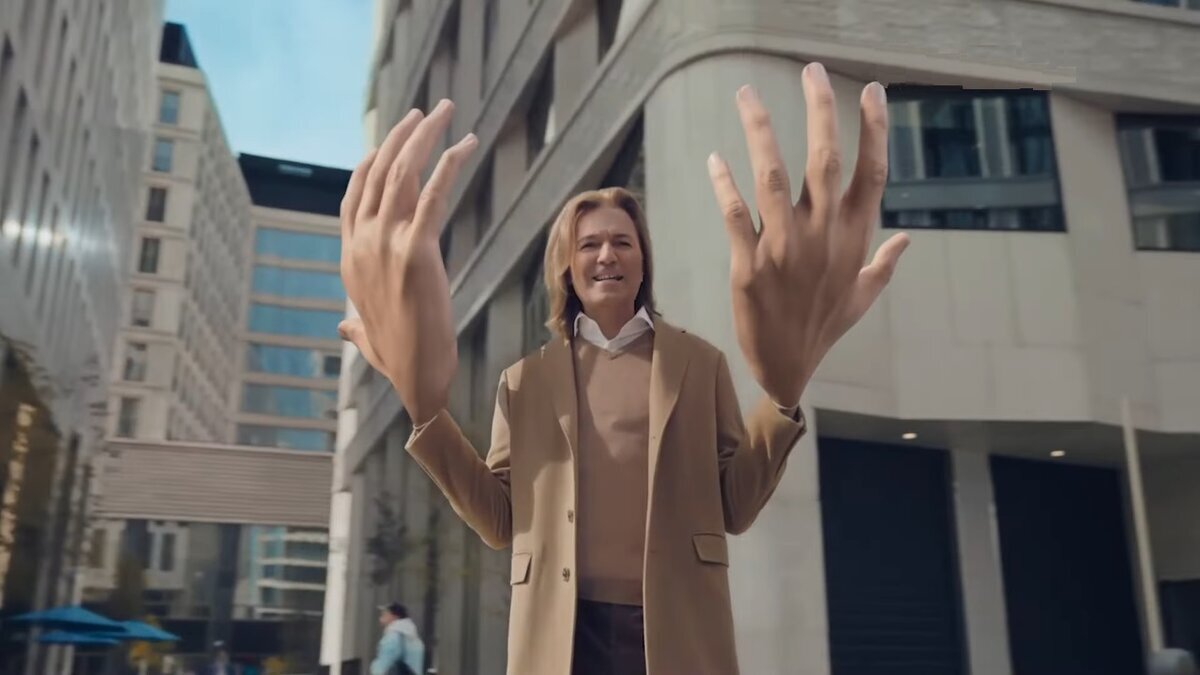 Реклама озон руки