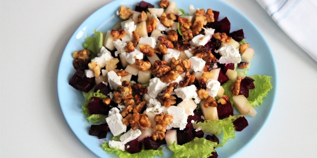 Мой "Карамельный" салат стал звездой вечера: необычное сочетание простых продуктов сделали свое дело