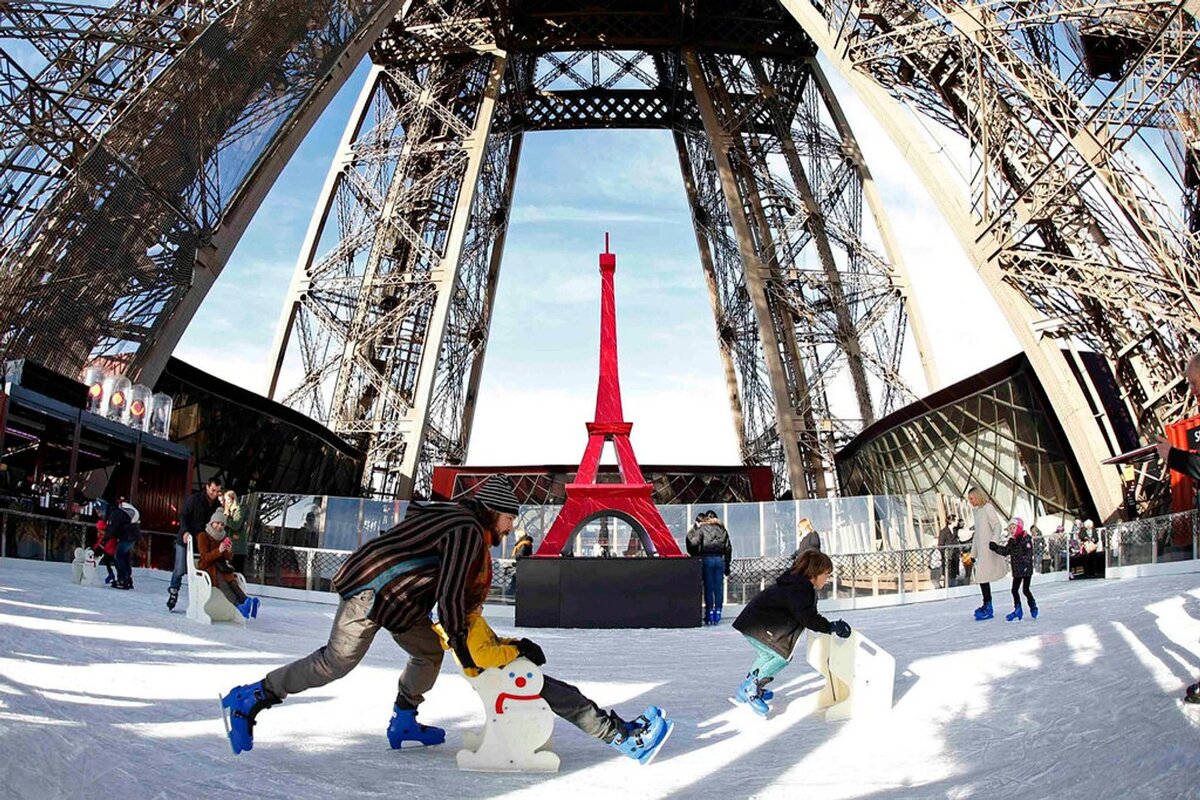 Источник: https://rove.me/fr/to/paris/ice-skating