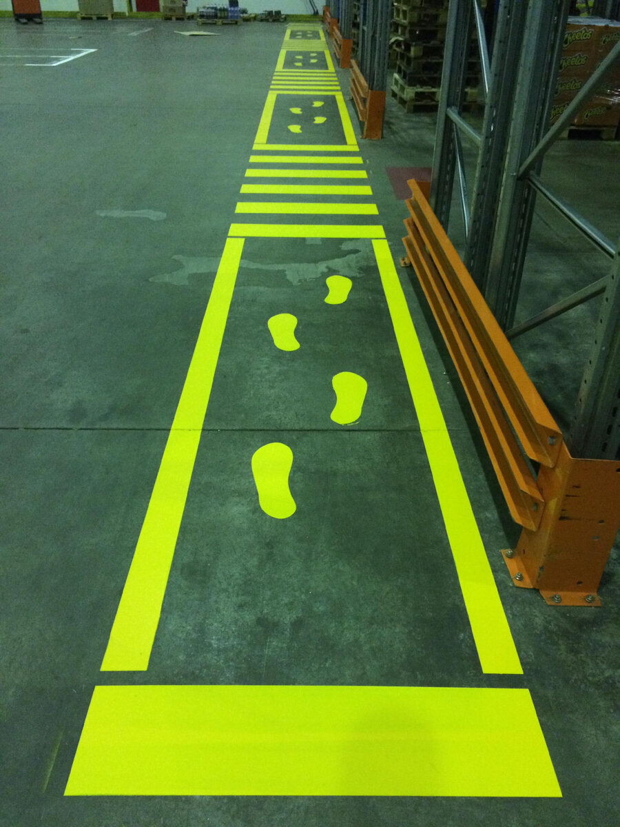 разметка на складе. сигнальная разметка пола. визуализация опасных зон. маркировка опасных зон нанесение сигнальной разметки. ограждение опасных зон на производстве.