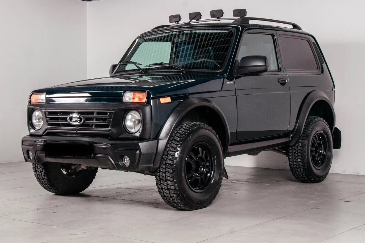 Lada Niva Legend.