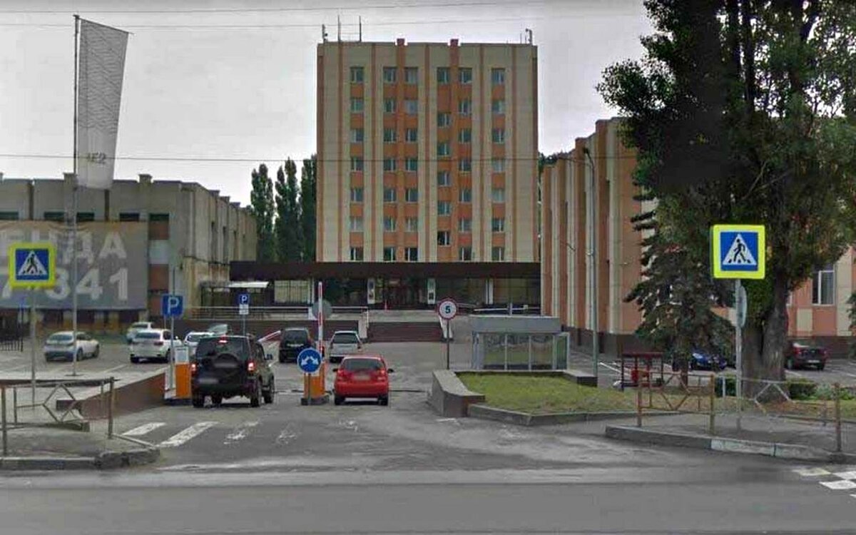    Бизнес-центр неподалеку от Нижнего парка Липецка попробуют продать с девятой попытки за 450 млн рублей Фотография с сайта Google Maps