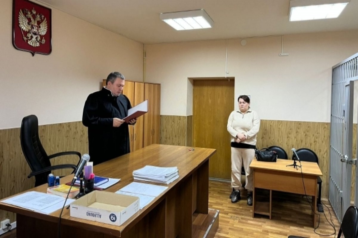    Нажившуюся на чужом горе мошенницу отправил в колонию суд в Волгограде