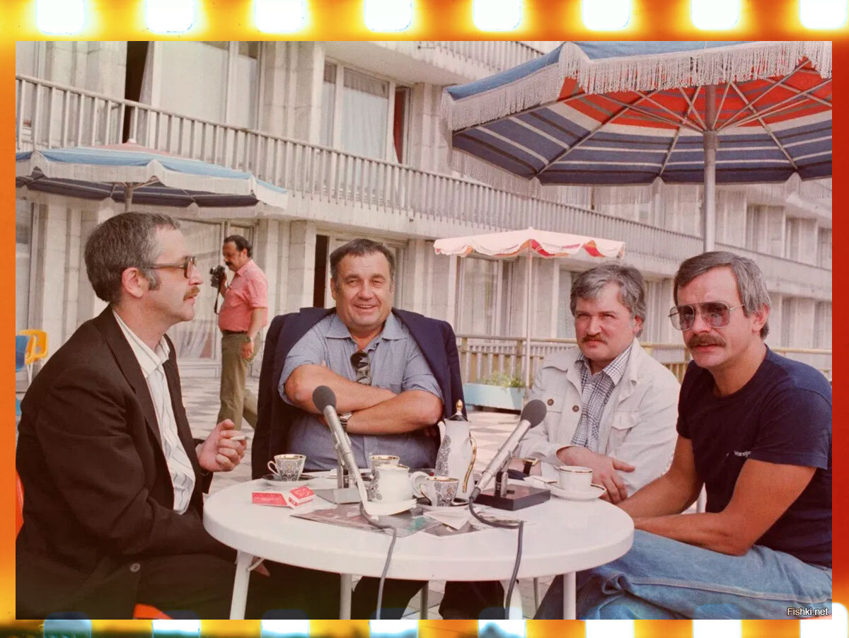 Никита Михалков, Эльдар Рязанов, Василий Ливанов и Игорь Масленников, во время съемок телепередачи «Кинопанорама», 1981 год 