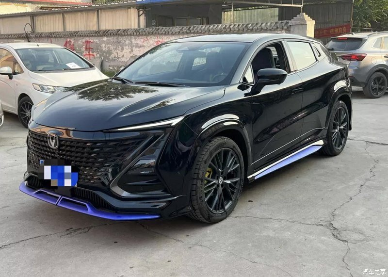Внешний передний вид Changan Uni-t 2023 г. (https://chinaautozone.ru)
