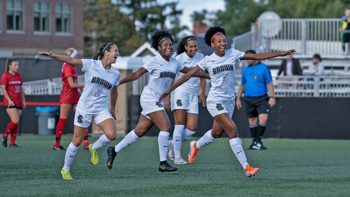 Brown University (BU), Брауновский университет: здравствуй, Лига Плюща ...