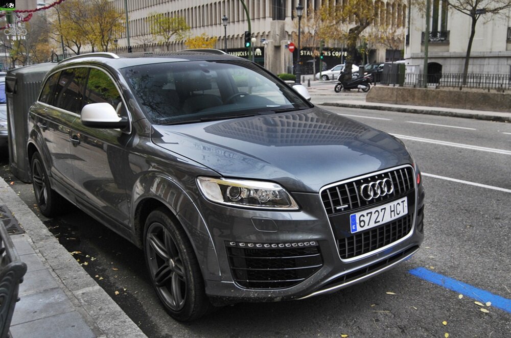 Q7 2011 года. Audi q7 2011. Audi q7 2014. Ауди q7 w12. Audi q7 v12 TDI.