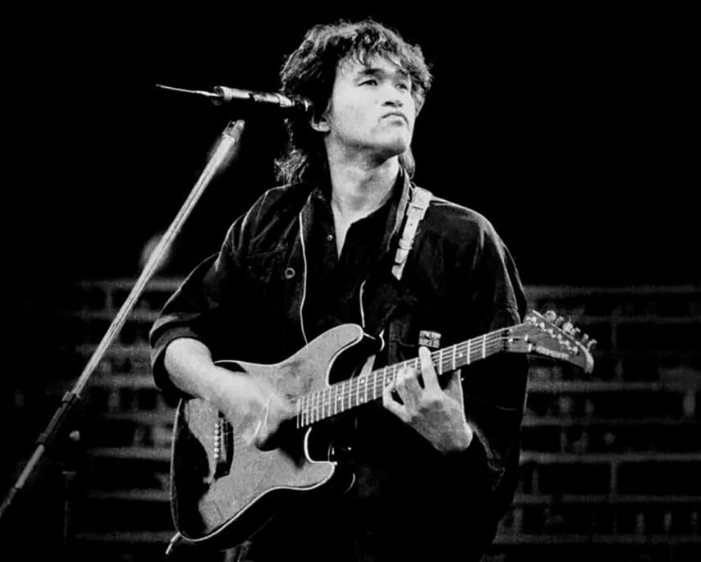 Цой стоит. Виктор цой в полный рост в хорошем качестве. Виктор цой фото 1990. Цой группа крови ремикс. Цой 1962-1990.