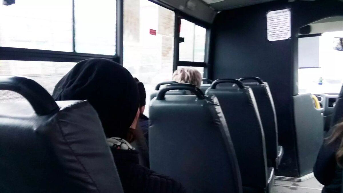     В паблике сельского поселения ситуацию назвали «непредвиденной», причины отмены рейса выясняются.