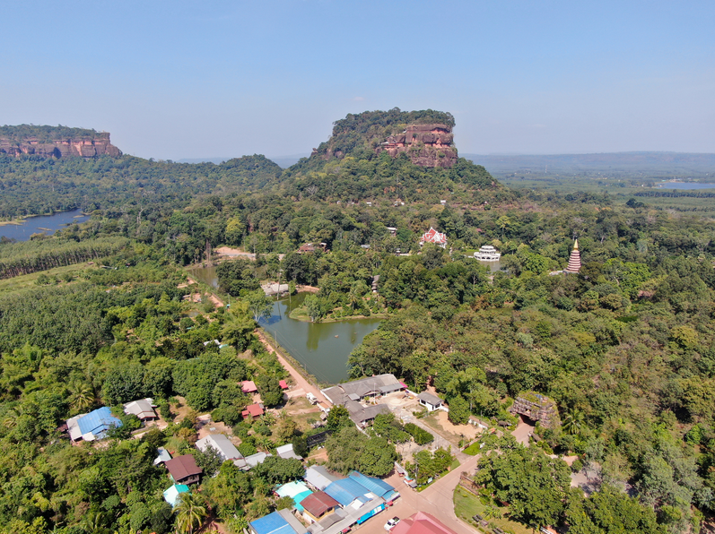 Ват Пху Ток (วัดภูทอก), Одинокая гора