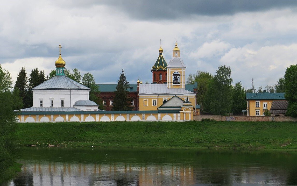 Боровичи форум. Свято-духов монастырь Боровичи. Духов монастырь Боровичи. Боровичский Свято-духов мужской монастырь Боровичи. Монастыри в Боровичах Новгородской области.