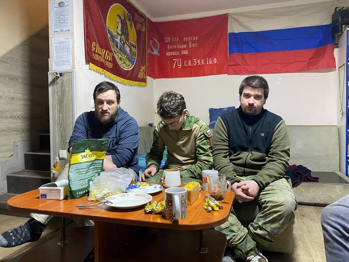 Наш усталый отряд на КП.