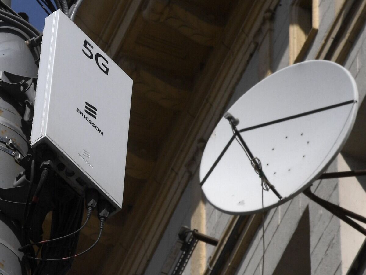    Передатчик 5G на улице Тверская в Москве© РИА Новости / Владимир Астапкович