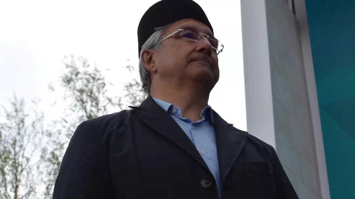     Председатель национального совета всемирного конгресса татар Василь Шайхразиев прокомментировал свое отношение к сериал о казанских ОПГ «Слово пацана. Кровь на асфальте». Сам он не планирует смотреть картину. Об этом стало известно «Бизнес Онлайн».