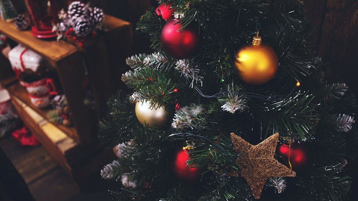    Много искусственного декора Алина Городниченко