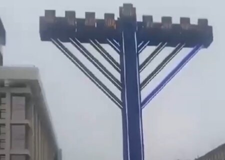   В центре Киева патриот помочился на Ханукию в знак протеста против «евреизации» Украины
