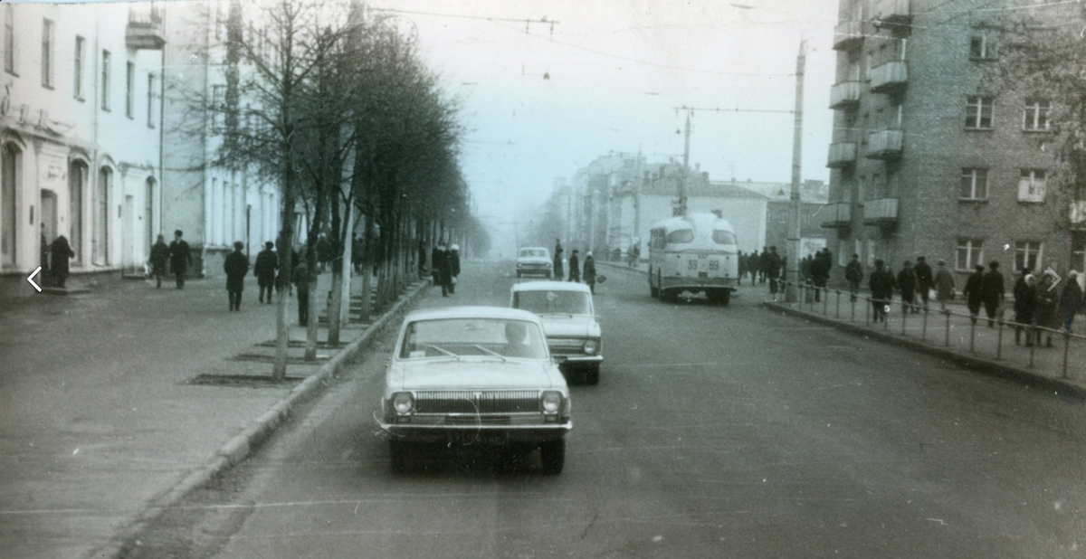 Начало 70-х. Улица Советская, ведущая к «Ветерку» (расположен вдали справа). Фото из интернета.