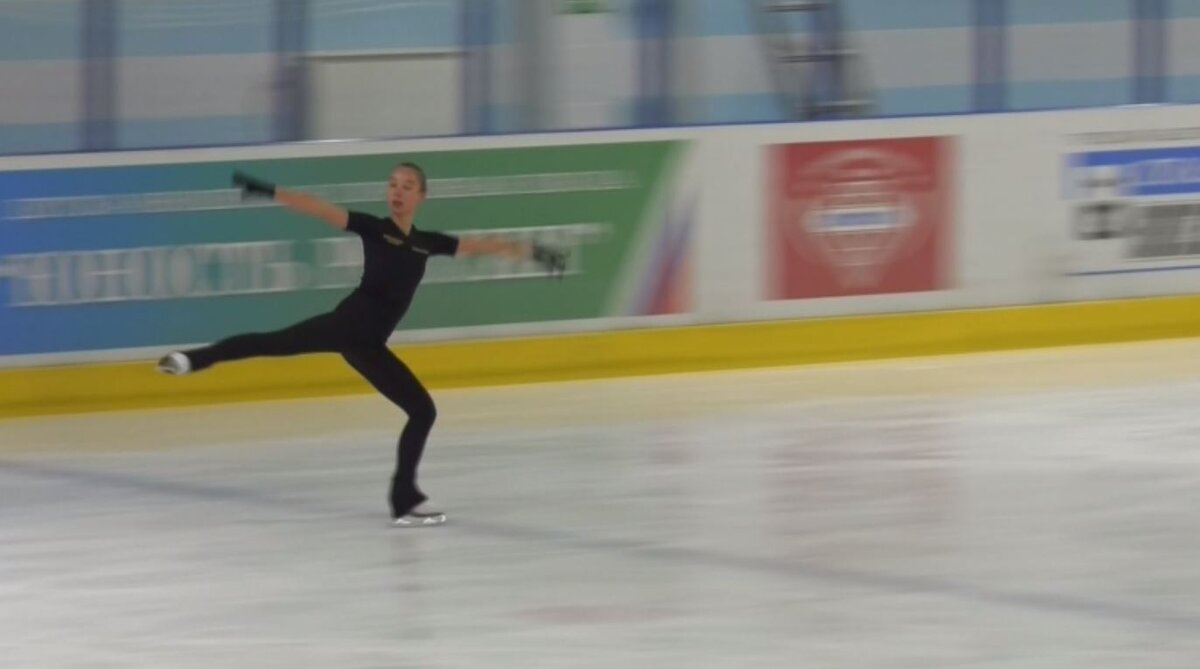 Тренировка фигуристов продолжалась