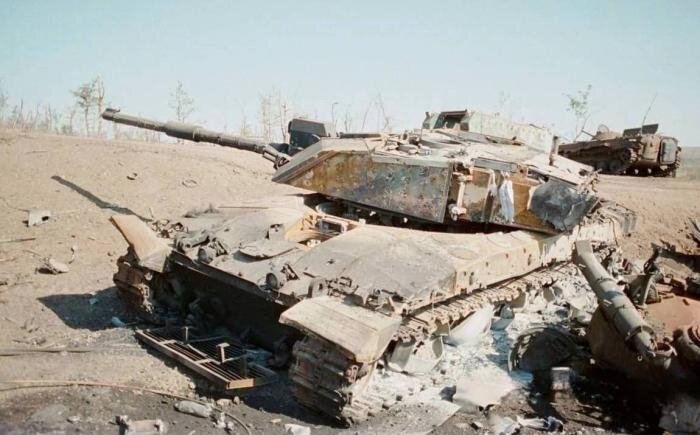 Уничтоженный британский танк Challenger 2 ВСУ в Запорожской области, источник – Телеграм-канал Военный Осведомитель 