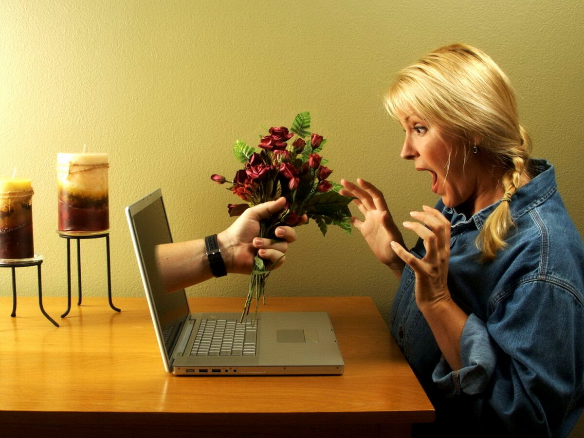 Виртуальная любовь. Женщина в интернете. Разговор в интернете. Отношения в инете. Первое интернет общение