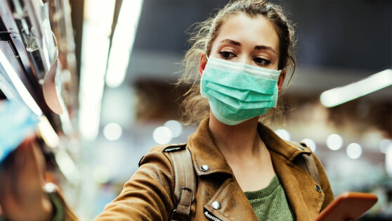    В Петербурге ввели масочный режим для массовых мероприятий Алина Городниченко