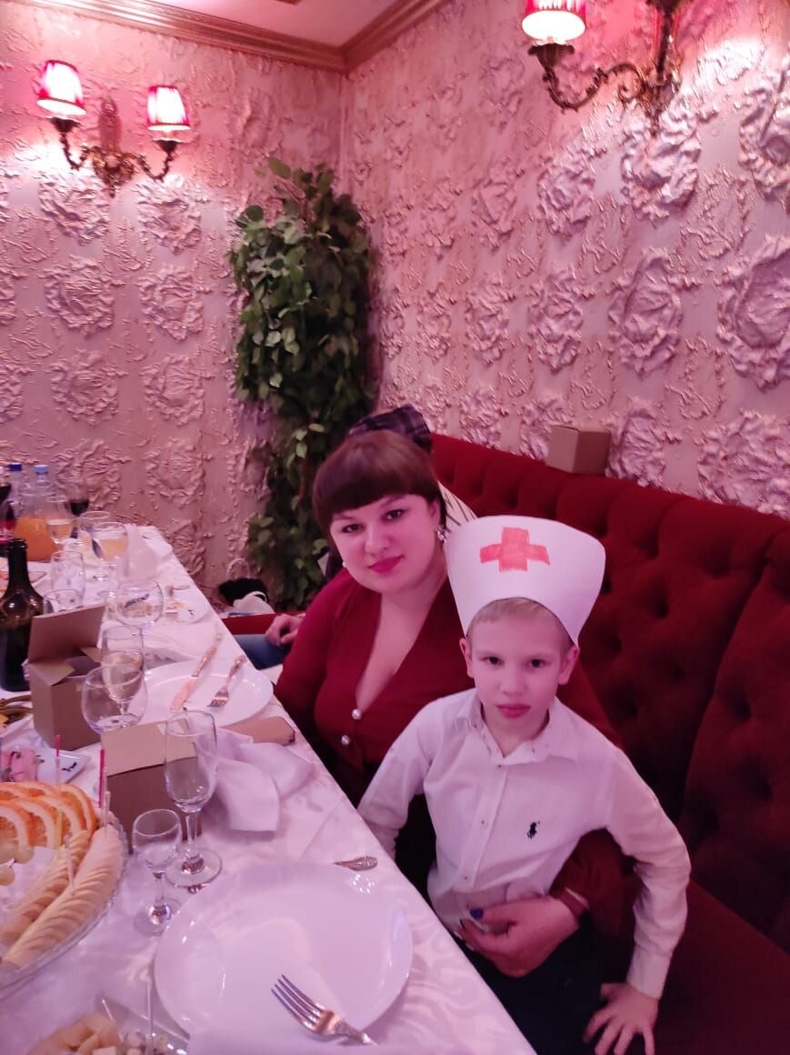 Мы готовили сценку юбиляру, поэтому сын в таком головном уборе)))