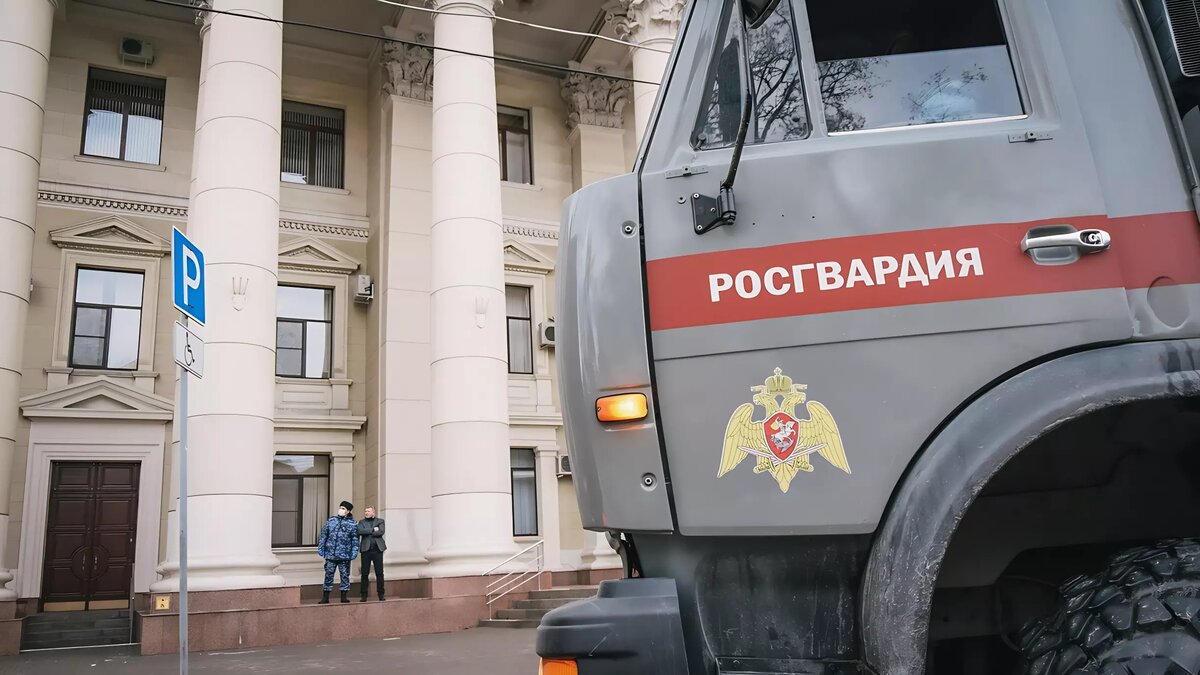     По словам охотника, ему угрожали оружием сотрудники Росгвардии в Кондинском районе. В пресс-службе ведомства проводят проверку, результатов пока что нет.