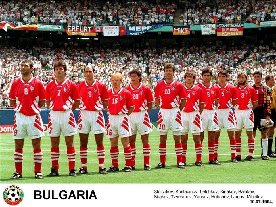 Состав сборной Болгарии перед победным матчем против Германии(2-1) на ЧМ-94. Стоичков №8. 