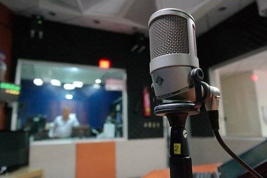    Стало известно о черном списке артистов, которых запретят на радио с 2024 года