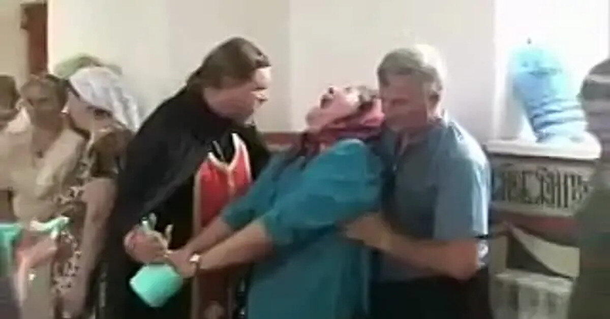 вычитка священника. постриг монашеский афон греция. валаам монастырь монахи. особый молебен вычитка. изгнание бесов из человека в церкви.