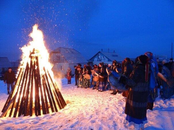 Как отмечают новый год в якутии. Чукотский праздник Пэгытти. Чукчи новый год. Чукотский новый год. Новый год у народов севера.