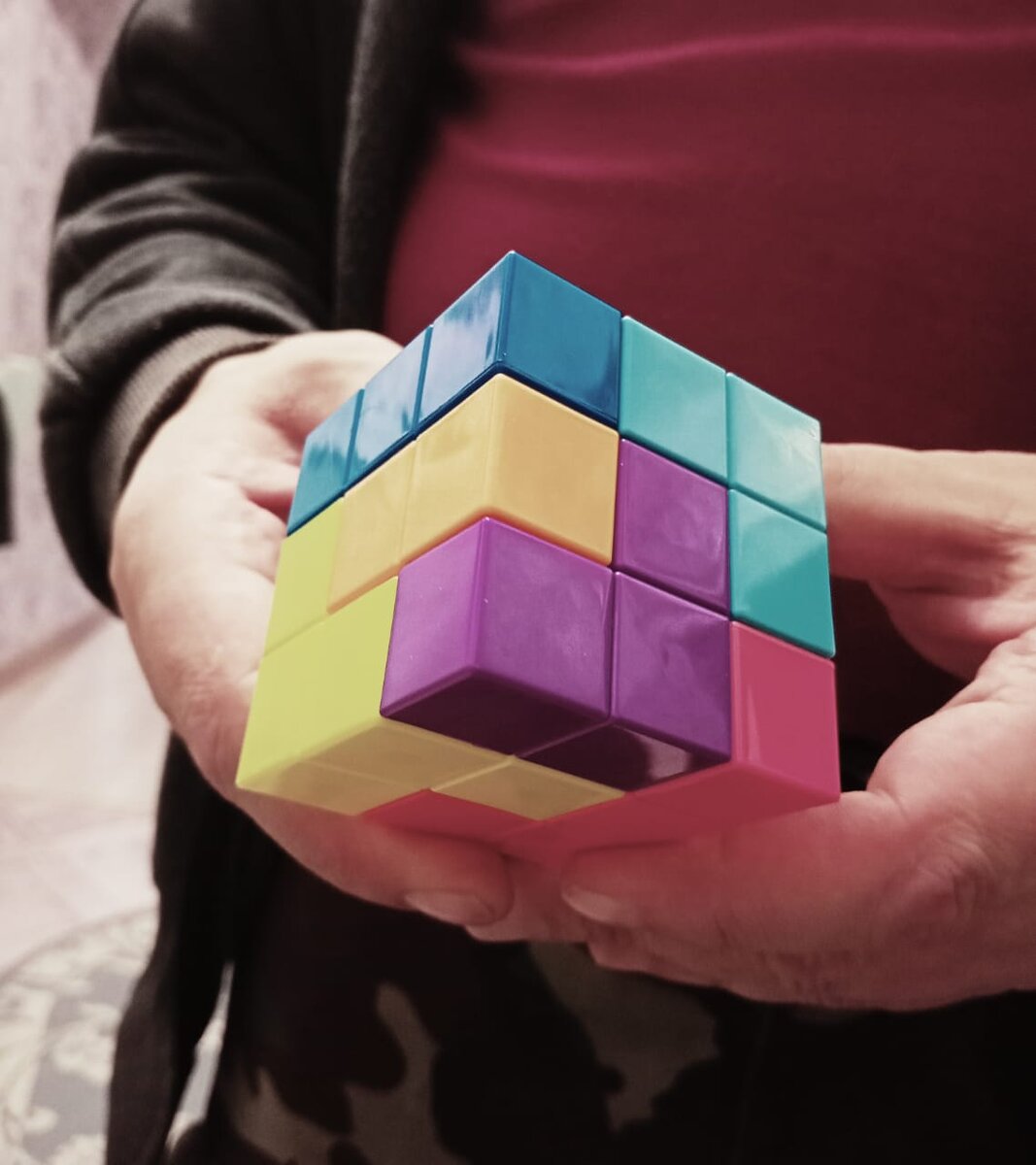 Не обязательно понимать суть проблемы, чтобы помогать её решать. 