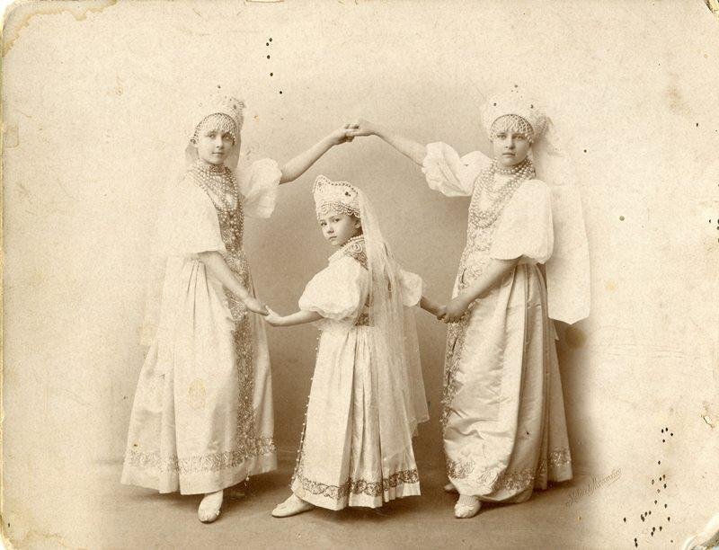 Закревские Алла, Ася, Мурочка. Фото начала ХХ века из фондов Белозерского областного краеведческого музея