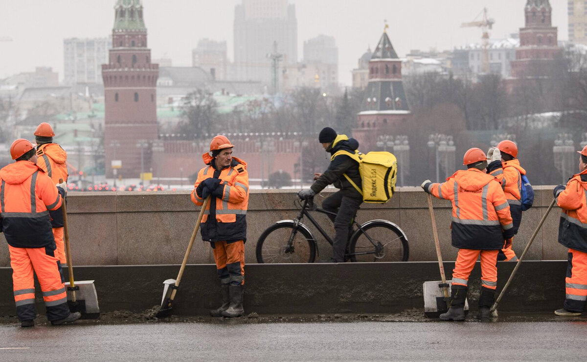 Ужесточение миграционной политики после теракта. Гастарбайтеры в Москве. Трудовые мигранты в России. Мигранты в ЖКХ.